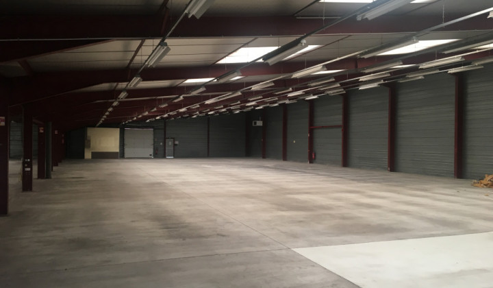 espace stockage 1000m2