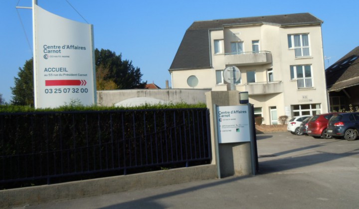 Entree centre affaire rue carnot SDZ
